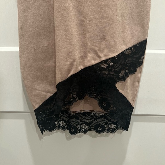 Tight lace body con dress / little black dress - Picture 4 of 7